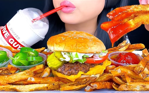 Phan • FIVE GUYS双层芝士汉堡、炸薯条、奶昔饮料