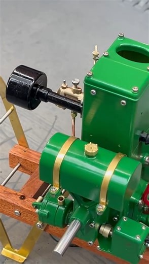 OKMO Lister D Engine runs smoothly | Stirlingkit #stirlingkit #engine #lister #okmo Link：https://bit.ly/48zv1F5 | Stirlingkit