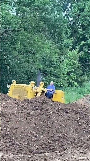 Big Caterpillar D8H bulldozer working ! Pure Diesel sound #tractor #earthmoving #caterpillar #D8