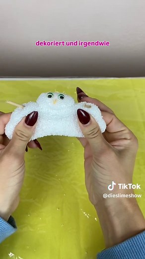 Schneemann aus Slime basteln: DIY Anleitung mit Styroporkugeln