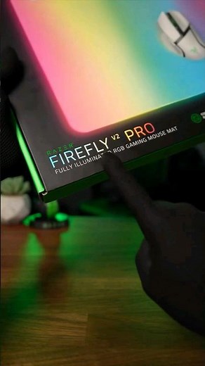 The world’s first LED backlit gaming mouse mat || Razer Firefly V2 Pro 🤍🌈 #razer #gaming #pcgaming