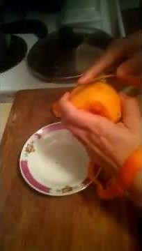 How to Peel, Cut and Eat a Persimmon