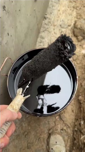 How to apply Bitumen coating Rcc Wall For waterproofing#construction #bitumen #waterproofing #shorts