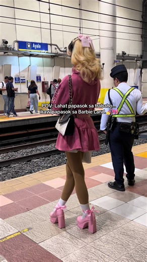 Ibang level! Ganyan nga ate ko!🎀💅 #fyp #barbie #slay #ootd #gorgeous