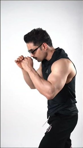 This fit changes how you look in the gym.AMPED UP by AlphaLeo.