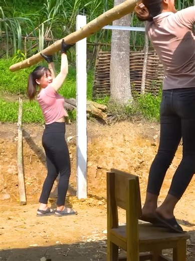 Building a Strong Hut with My Sister: Day 13 Timelapse