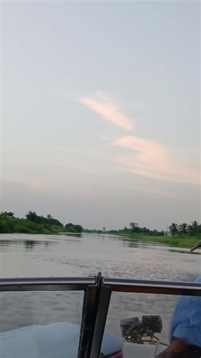 #fypシ゚ #blowup #guyanesetiktok🇬🇾 #weekendvibes #river #riverwaves🌊