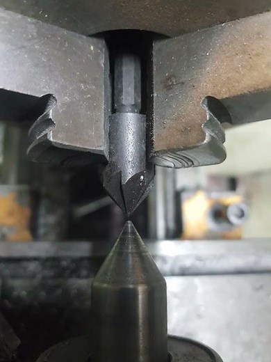Squaring up the tailstock with the chuck, part 1
