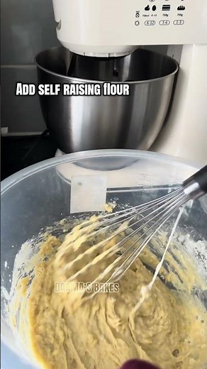 What happens when you mix bananas, eggs and flour? #bananabread #easyrecipes