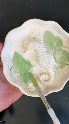 How I press leaves into clay to create a ceramic dish with a seahorse sculpture #satisfying #pottery