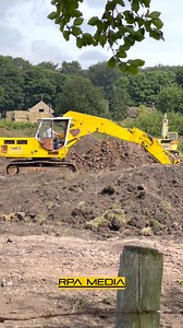 Classic JCB 807B crawler excavator at the Cromford steam and vintage fair | RPA Media