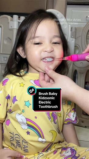 Toothbrush with 2 minutes timer & disco light? Yes! Finally ganado magtoothbrush ang anak! Soft vibrating bristles pa✅ #toodlertoothbrush #toddlerelectrictoothbrush #brushbaby #brushbabyph #brushbabykidzsonic #kidstoothbrush #kidstoothpaste