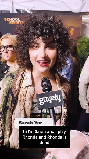 Sarah Yarkin Talks Playing Rhonda, a Ghost from the ‘60s, in School Spirits