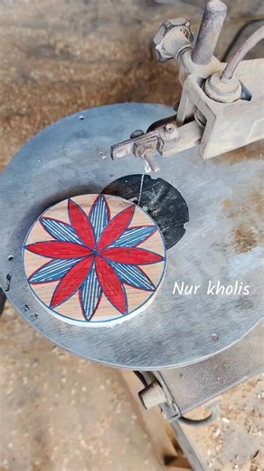 cut out the lotus flower pattern #woodworkingidea #woodcrafts #woodart #diycrafts #diyprojects #giftideas #fblifestyle | Nur Kholis