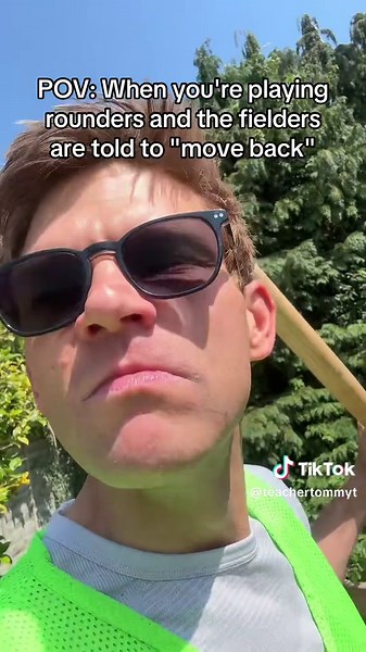 Playing Rounders: When Fielders Move Back