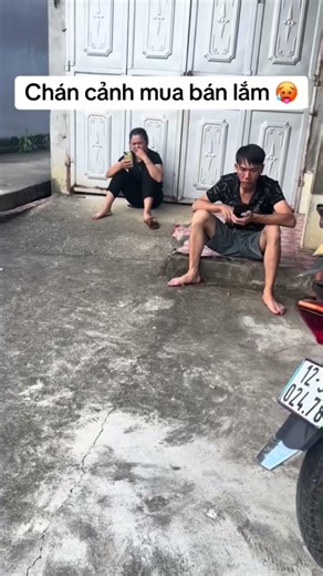 Eating pomelo again 😔