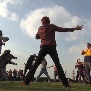 LAUGHTER YOGA: When's the last time you laughed? Research shows laughing can benefit your health. The pandemic is sparking new interest in a type of exercise that helps people lift their spirits. | CBS Newspath