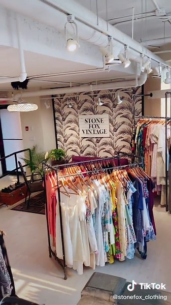 Stone Fox: Tu Tienda de Ropa Vintage y Accesorios