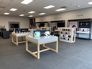 Comcast Opens New Xfinity Store in Woodinville