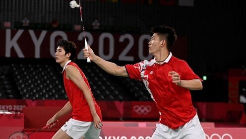 【集锦】羽毛球男子双打决赛：李俊慧/刘雨辰获得银牌
