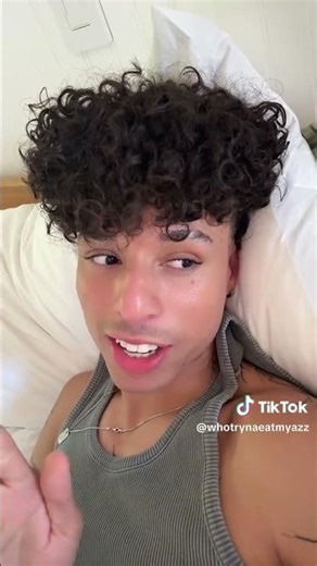 TIKTOK: Larray Becomes Shakespeare & Drops Some Bars