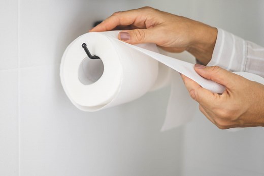 Sang dans les selles : photo, causes, quand s'inquiéter ?