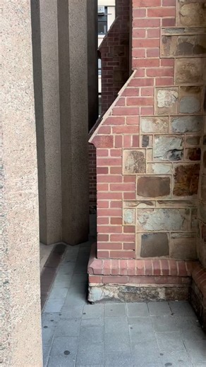 Is this the smallest gap between buildings in Adelaide? The Methodist Meeting Hall was built in 1862 and then the Colonel Light Centre was finished in 1978. I’m not usual a big brutalist fan but I do think it’s a beautiful building BUT that is so very close! I did a tour a few years ago with @modernistadelaide a few years ago and learnt more about 25 Pirie Street. Was a great tour #adelaide #adelaidearchitecture #australianarchitecture #adelaideheritage #brutalist | The Streets of Adelaide