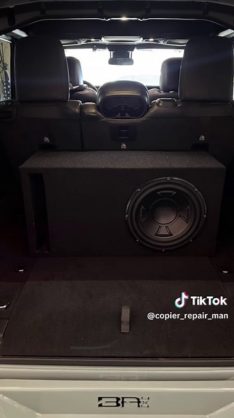 2024 JLU Stereo Upgrade with Wet Sounds Speakers