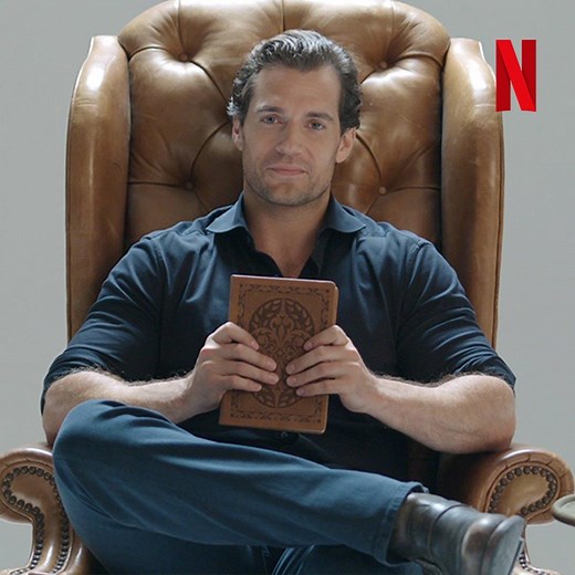 Henry Cavill liest The Witcher. Gern geschehen. | Netflix