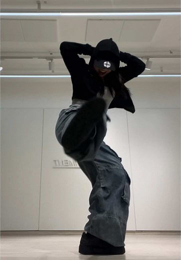 Sticky Dance Challenge: Freestyle Moves with Dylan