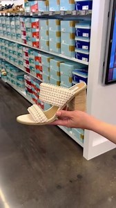 3.5K views · 24 reactions | It's sandal szn. ✨ Shop Now: https://bit.ly/403mP7O | Famous Footwear | Facebook