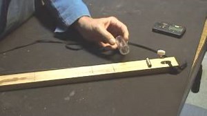 How to play a blues riff on your Diddly Bow Chords - ChordU