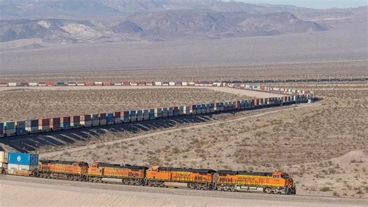 BNSF的疯狂双层集装箱大列穿越莫哈维沙漠