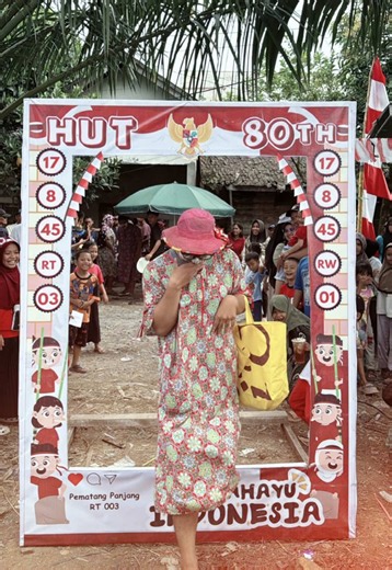 Masya Allah Orderan desain banner 17 Agustus tema kemerdekaan tahun lalu beserta properti photoboth😍✨ Yang mau order banner seperti di gambar ini silahkan klik link bio atau bisa chat ya 😊.. #17agustus #hutri81 #photoboothtrend #fypシ゚viral #photoboothviral