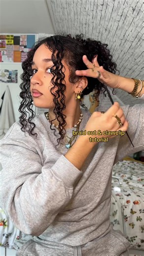 3b Hair Fluff: Braid Out & Claw Clip Tutorial