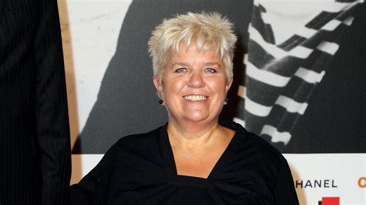 Mimie Mathy complice avec ses 9 petits-enfants qui ont entre 11 ans et 6 mois : “Ça bouge bien dans la maison”