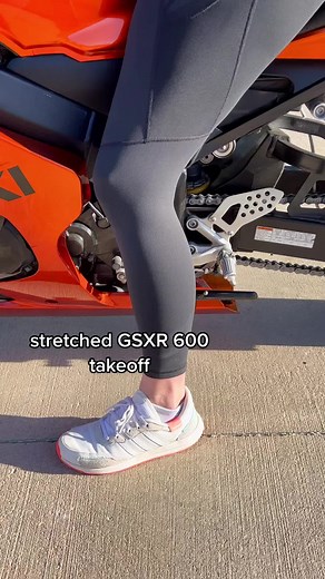 Summer of Stretch: Rebuilding an Old Suzuki GSXR 600 | Motobrostx
