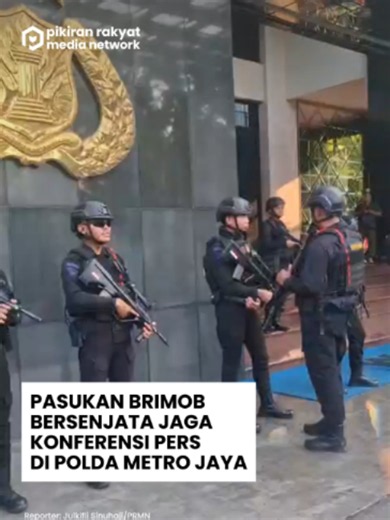 Pasukan Brimob Bersenjata Jaga Konferensi Pers di Polda Metro Jaya Puluhan Brimob bersenjata laras panjang tampak berjaga jelang konferensi pers di Gedung Promoter, Mapolda Metro Jaya, Jumat, 10 Juli 2026. Berdasarkan pantauan Pikiran Rakyat pukul 16.15 WIB tampak petugas polisi juga menyiapkan barang bukti yang nantinya akan dihadirkan kepada wartawan. Konferensi pers ini akan mengungkap barang bukti terkait kasus dugaan korupsi tindakan pencucian uang (TPPU) batu bara. Julkifli Sinuhaji/PRMN