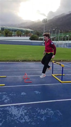 Hurdle day! #athletics #hurdledrills #training #beyondtheboard