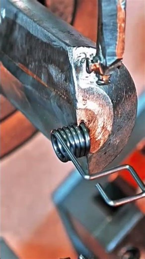 Spring clip making in this machine