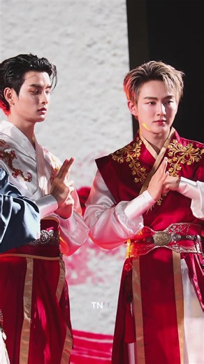 นิเทศจุฬาส่งออกหนุ่มตี๋🧧🪭🫠 @HEART BUS @KHUNPOL BUS CNY ICONSIAM WITH BUS #BUSCNYatICONSIAM #BUSbecauseofyouishine #ICONSIAM #KHUNPOL #HEARTchuthiwat