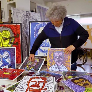 Premier aperçu du coffret 10 vinyles disponible ce vendredi 8 octobre ✨ Les oeuvres de Robert Combas, dont 9 portraits exclusifs de Georges Brassens, se font l’écrin de cette édition limitée et de son livret richement illustré. Ne manquez pas la mise en vente 👉 http://combas-brassens.com/ | Georges Brassens