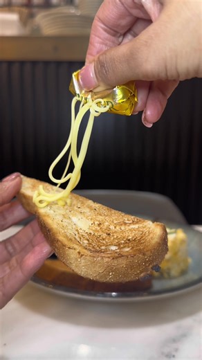 Butter Hack 🙌🏽🙌🏽 Absolute game changer. We hate cold butter that cant be spread but ok this is just wow! #Juniperhale #juniperbramhall #juniperwilmslow #haleeats #wilmslowmums #wilmsloweats #halemums #altrinchamlife #coffee #coffeetime #coffeelover #coffeeaddict #coffeeislife #halalmcr #halaldining #halalmanchester #brunch #brunchtime #brunching #brunchdate #butter #brunchideas #foodporn #brunchlife #pancakelover #wilmslowlife #bramhallmums #butterhacks #butterhack #brunchtime #brunchgoals #