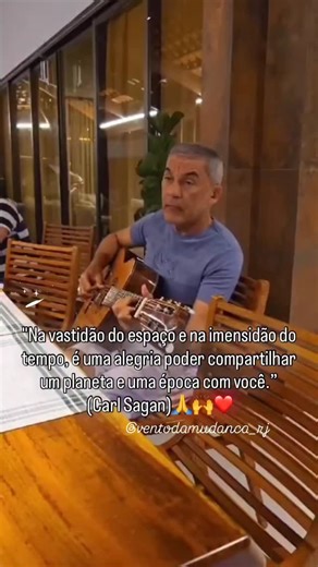 Oventodaboamudança on Instagram: "Boa noite. Na imensidão do espaço e na eternidade do tempo, há algo que nos surpreende e nos comove: o encontro. Carl Sagan dizia que é uma alegria poder compartilhar um planeta e uma época com alguém. E é exatamente isso que hoje se revela como um presente — a gratidão por termos nos encontrado nesta vastidão cósmica. Somos feitos de estrelas, lembrava Sagan. Cada átomo que nos compõe já brilhou em constelações distantes, e ainda assim, aqui estamos, juntos, re