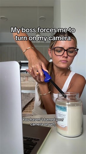 Like who does he think he is forcing me to turn my camera on😭 #evilmanager #corporatetiktok #careertiktok #layoffs