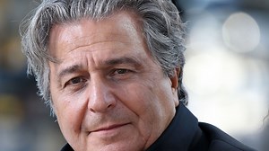 L'interview de Christian Clavier pour 'A bras ouverts' - RTBF Actus