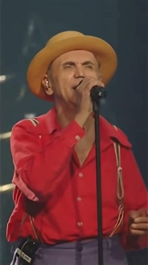 Dexys Midnight Runners with "Come On Eileen"