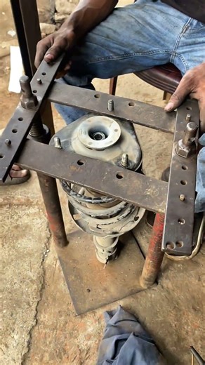 How to open struts mounting by special tools!#cars #struts #mounting #digitalmechanic #seaftyfirst