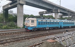 SS4G-0638牵引货列通过