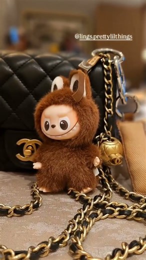 What's for Dinner tonight? L for Lings new Pin for Love new Labubu Bag charm 🤎 #lingsprettylilthings